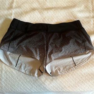 black and white ombré lululemon shorts
